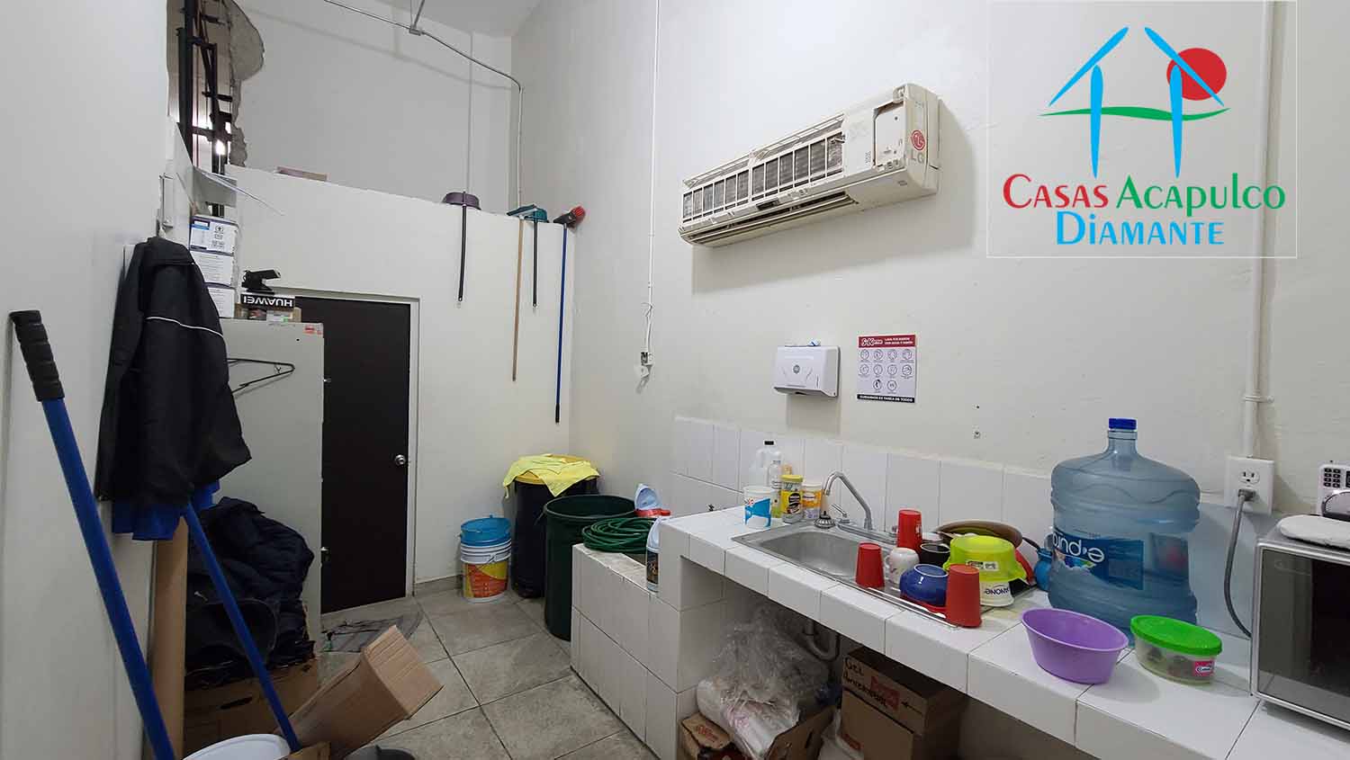 Plaza Diamante Turquesa local SuKarne - Área de servicio 1